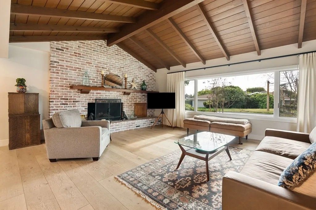 Photo of 2011 Redberry Rd, North Tustin, CA 92705 (MLS # PW26027532)