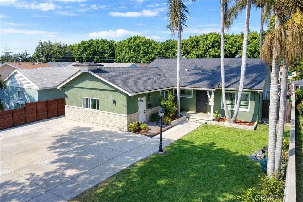 Photo of 161 W Harcourt Street, Long Beach, CA 90805 (MLS # MB26077941)