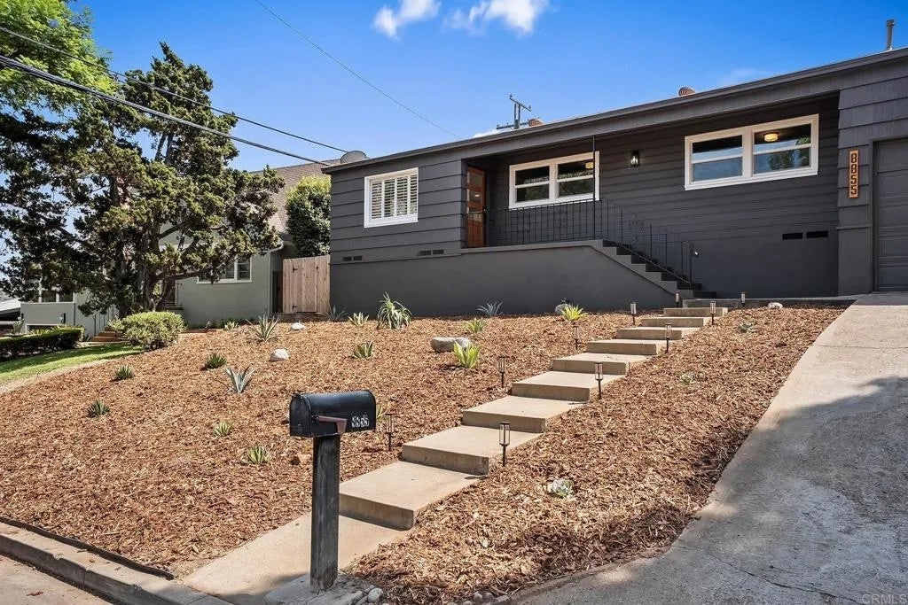 8855 Country Club Place