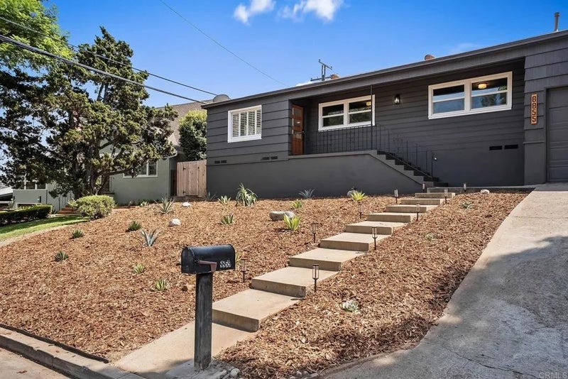 8855 Country Club Place