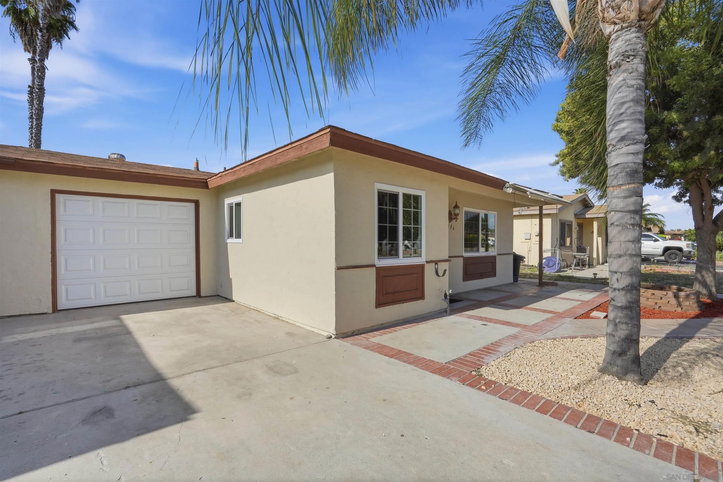 2386 San Bernardo Ave