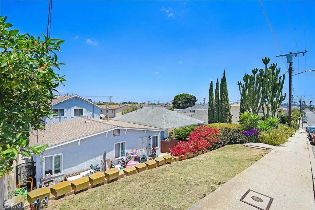 732 W 21st
