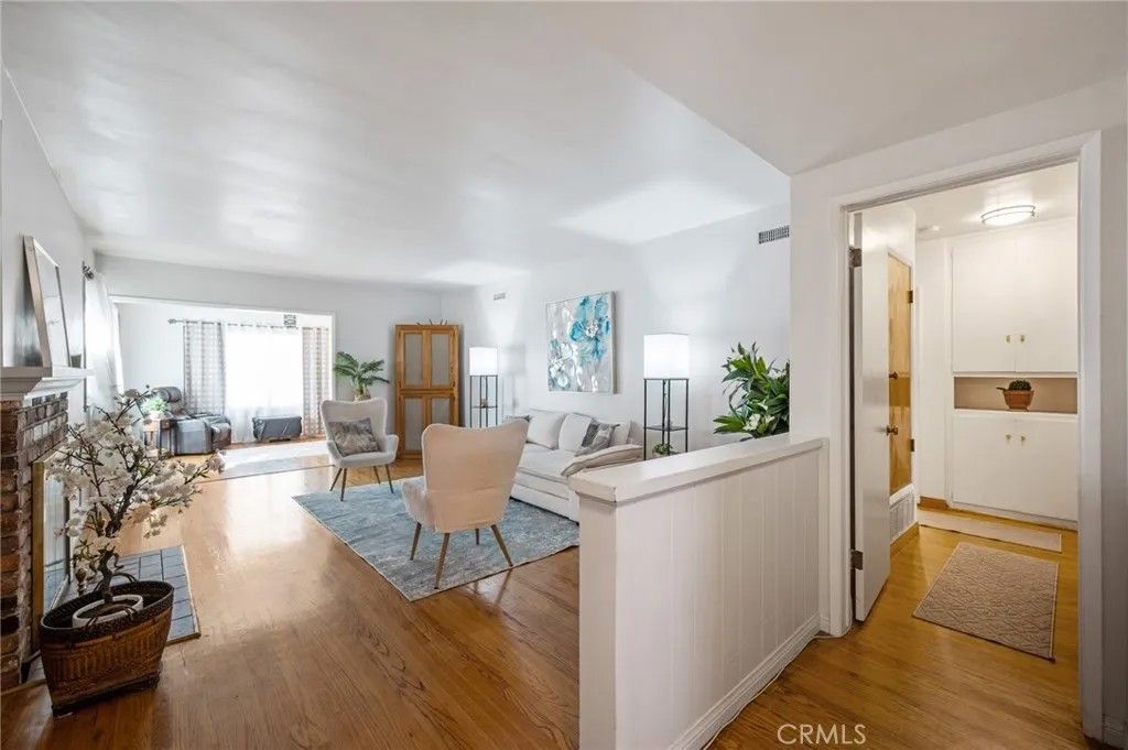 Photo of 10725 S 8th Avenue, Inglewood, CA 90303 (MLS # SB26041450)