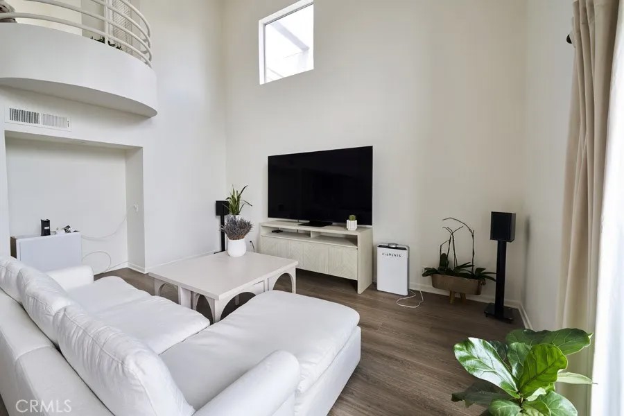 1617 S Beverly Glen Boulevard 303