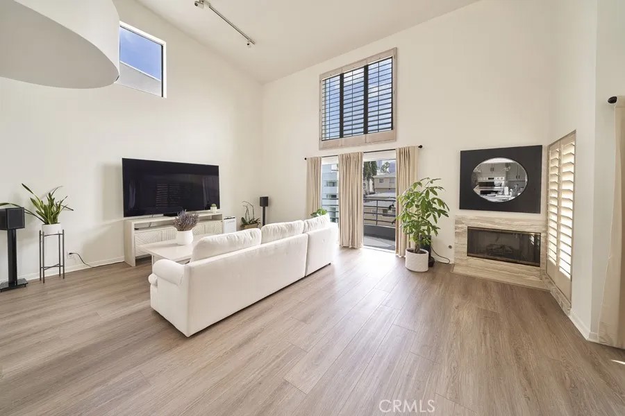 1617 S Beverly Glen Boulevard 303