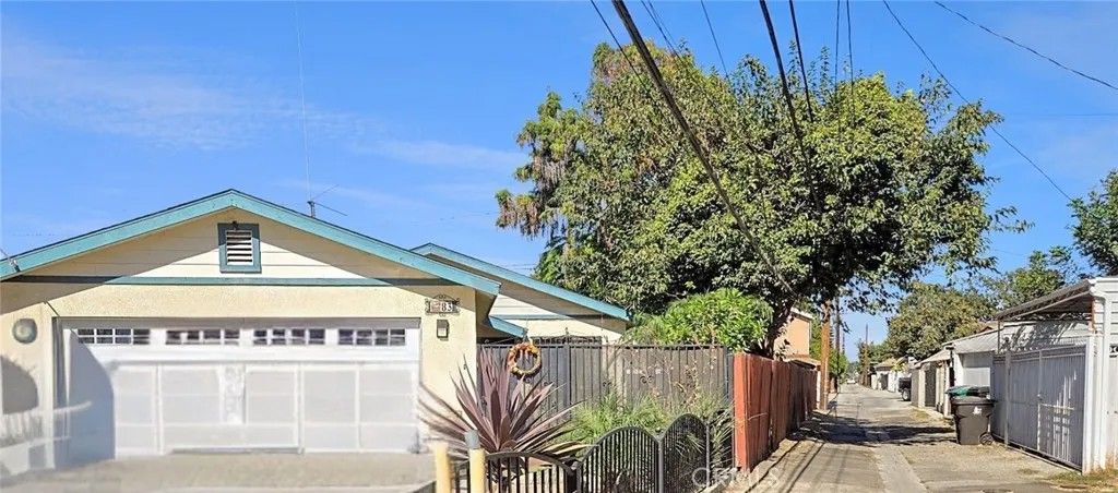 Photo of 83 E Louise St, Long Beach, CA 90805 (MLS # IG25252097)