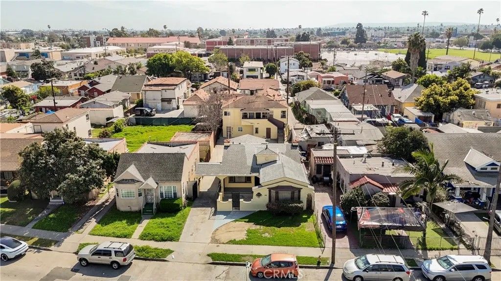Photo of 162 W 65th Street, Los Angeles, CA 90003 (MLS # SB26049592)
