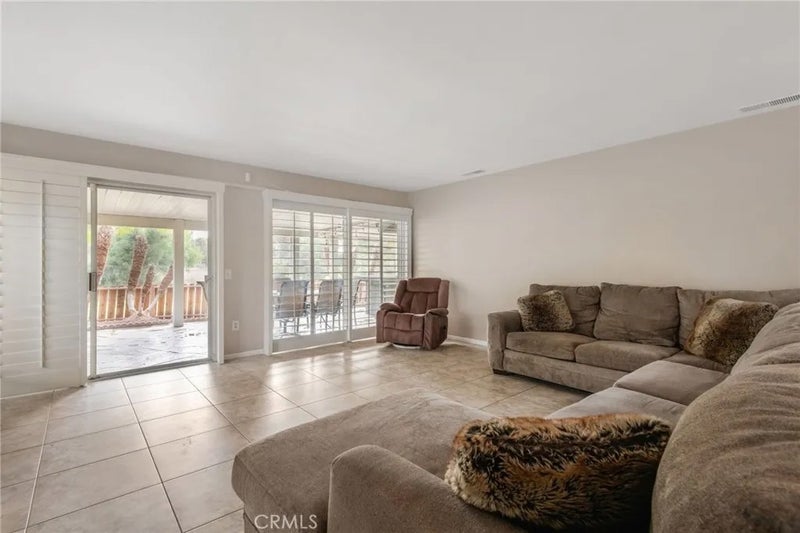 6168 Avenue Juan Diaz