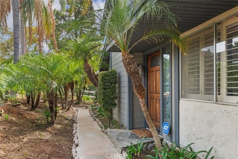 6168 Avenue Juan Diaz