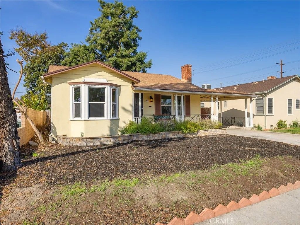 Photo of 207 W Ash Avenue, Burbank, CA 91502 (MLS # BB25251201)