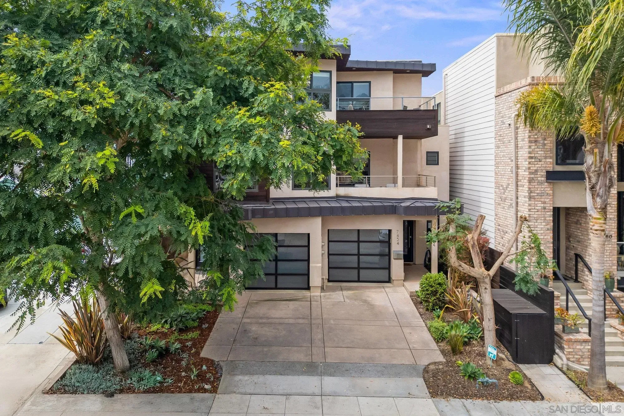 La Jolla, California 92037, United States, 3 Bedrooms Bedrooms, ,4 BathroomsBathrooms,Residential,Pending,203622