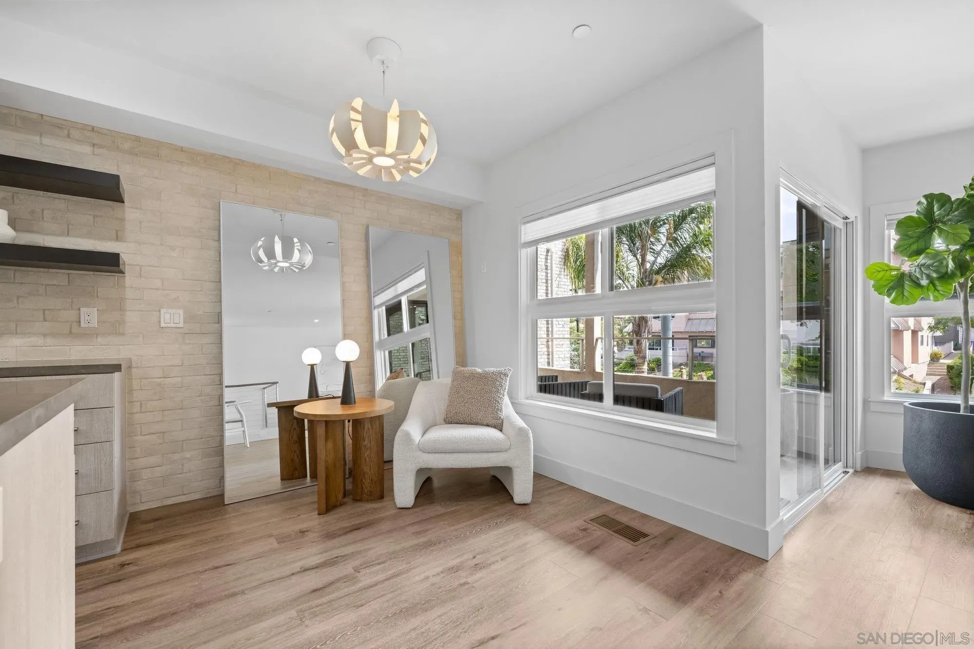 La Jolla, California 92037, United States, 3 Bedrooms Bedrooms, ,4 BathroomsBathrooms,Residential,Pending,203622