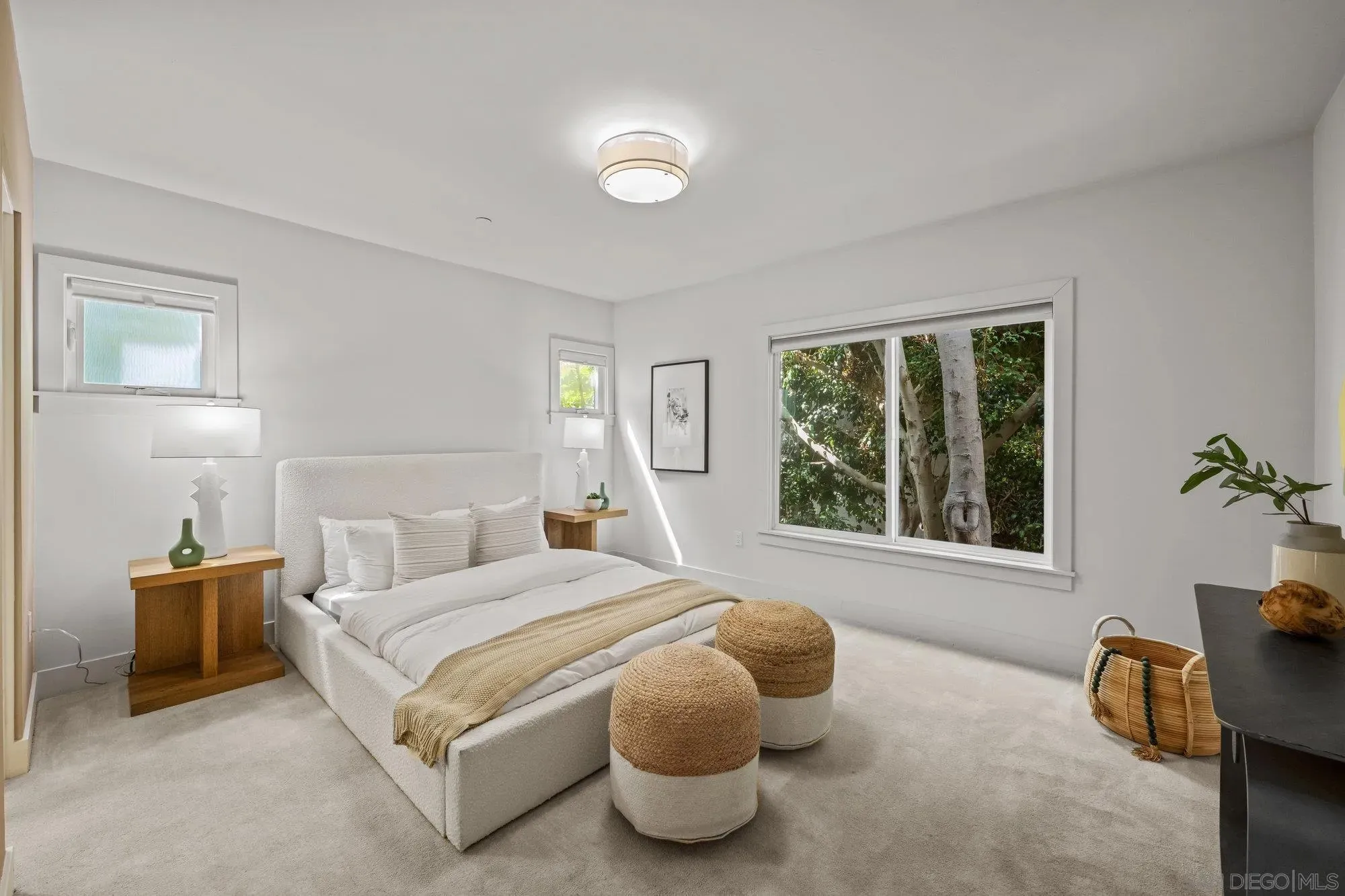 La Jolla, California 92037, United States, 3 Bedrooms Bedrooms, ,4 BathroomsBathrooms,Residential,Pending,203622