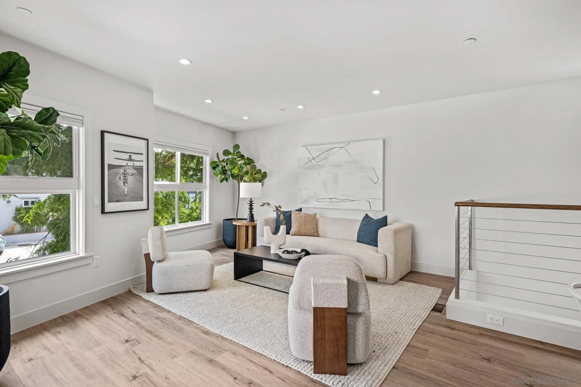 La Jolla, California 92037, United States, 3 Bedrooms Bedrooms, ,4 BathroomsBathrooms,Residential,Pending,203622