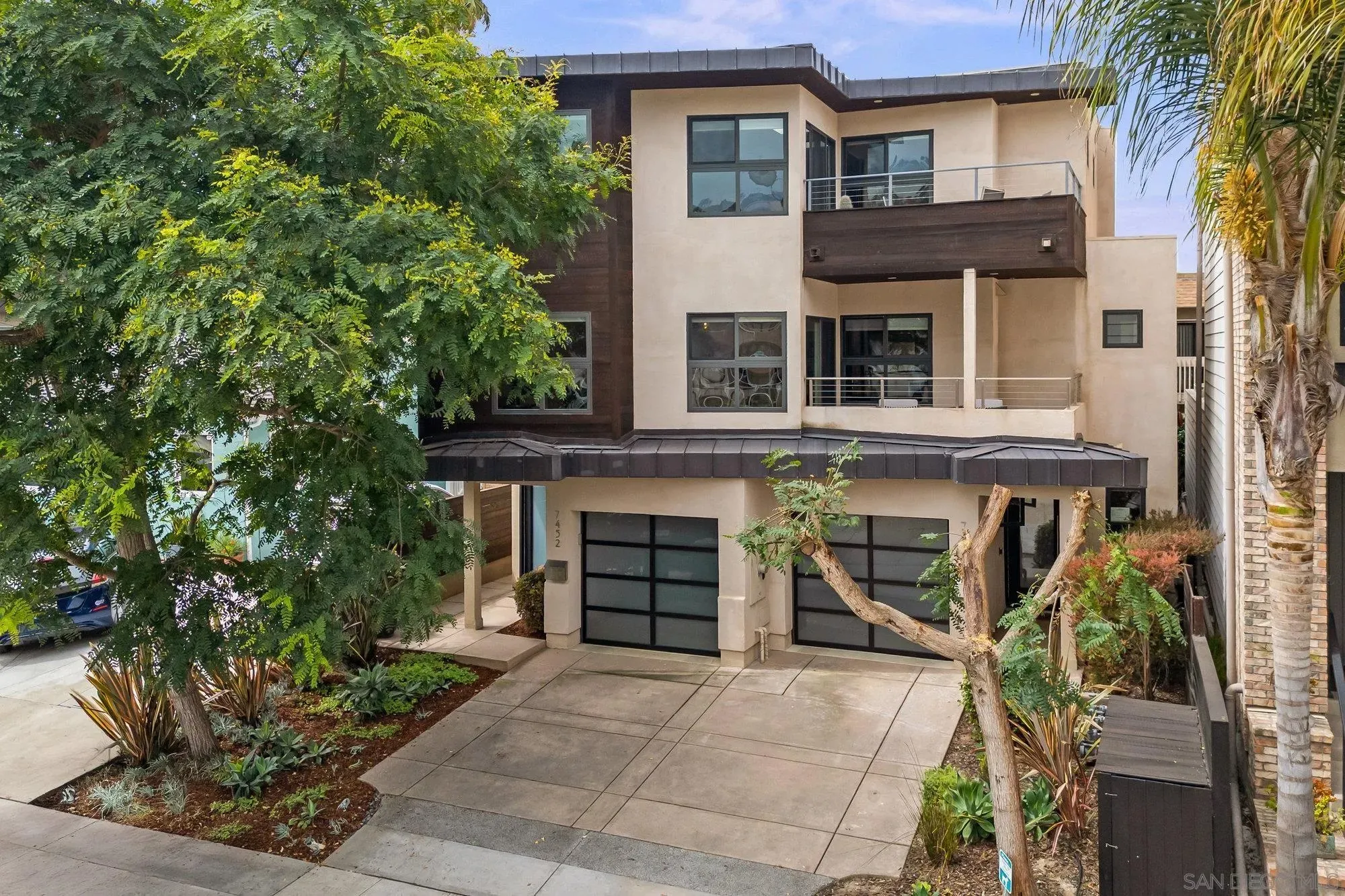 La Jolla, California 92037, United States, 3 Bedrooms Bedrooms, ,4 BathroomsBathrooms,Residential,Pending,203622