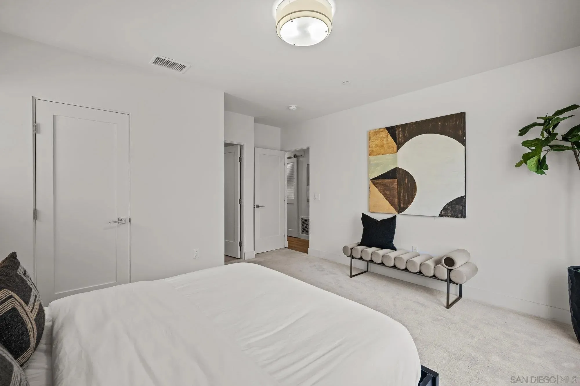 La Jolla, California 92037, United States, 3 Bedrooms Bedrooms, ,4 BathroomsBathrooms,Residential,Pending,203622