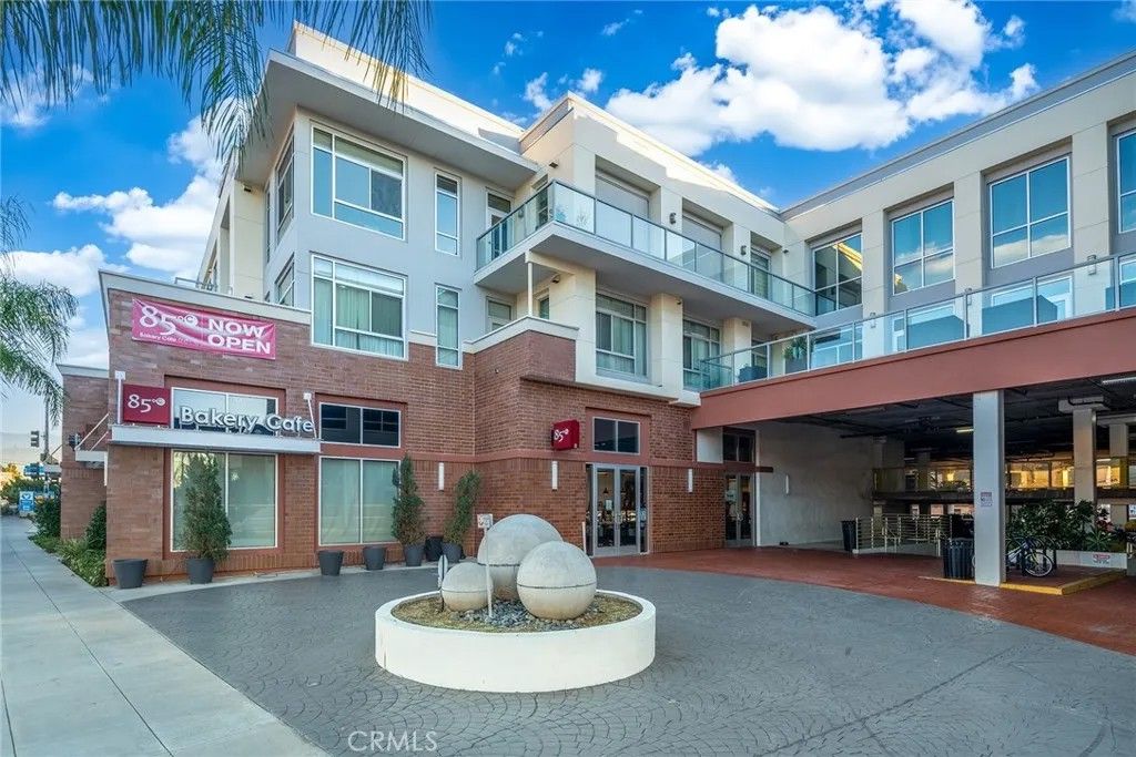 Photo of 56 E Duarte Rd #318, Arcadia, CA 91006 (MLS # AR26012305)