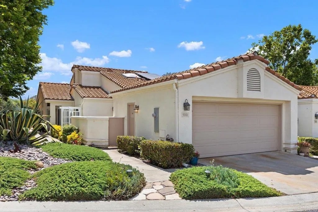 Photo of 9046 Circle R Oaks Lane, Escondido, CA 92026 (MLS # NDP2605927)