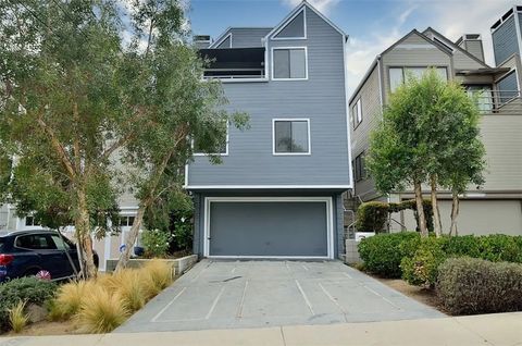 Photo of 1743 Stanford Ave, Redondo Beach, CA 90278 (MLS # SB26050134)