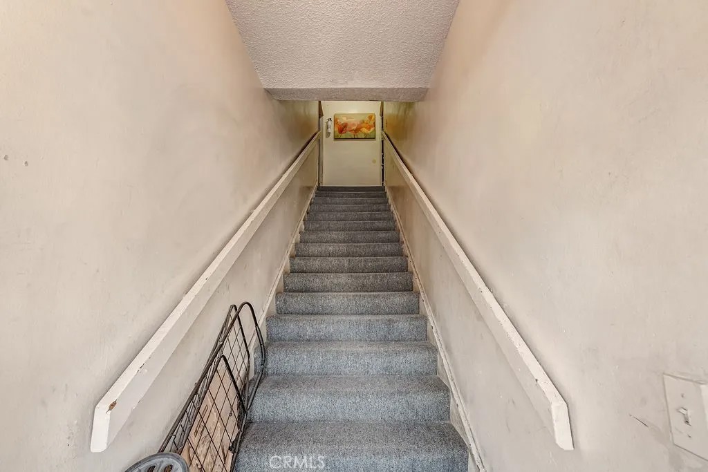 139 E 41st Pl