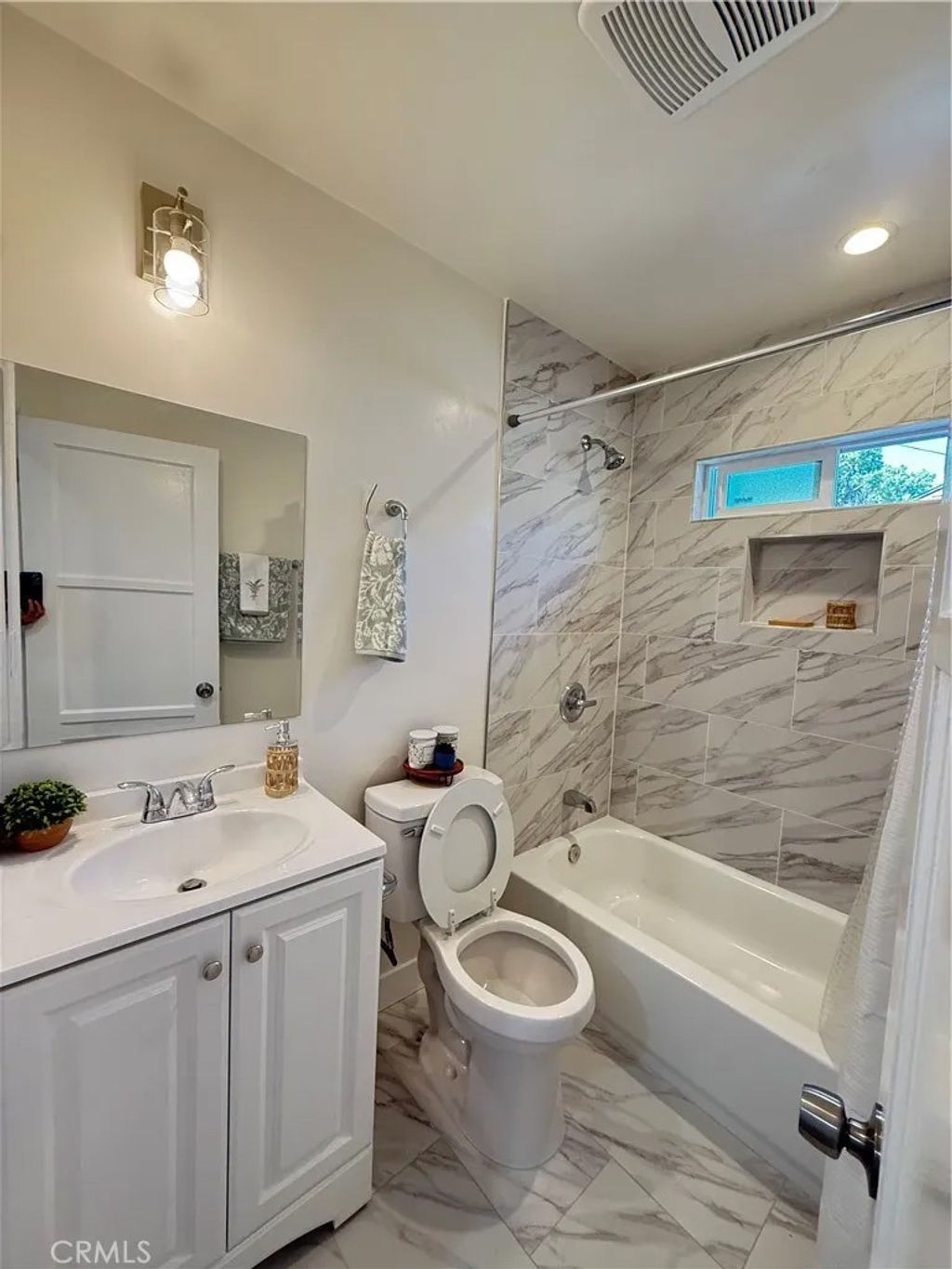 Photo of 549-551 N Niagara ST, Burbank, CA 91505 (MLS # WS26104822)
