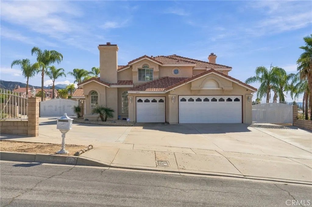 6917 Roddick