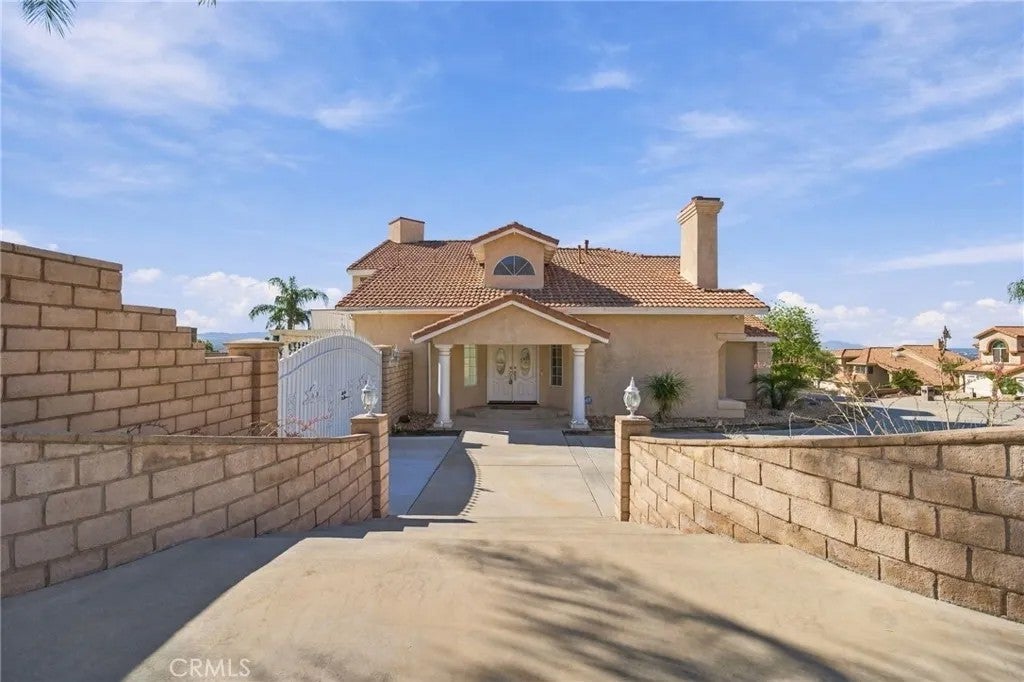 6917 Roddick