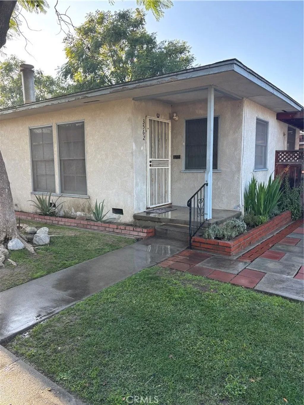 Photo of 3562 Holding Street, Riverside, CA 92501 (MLS # SW25279257)