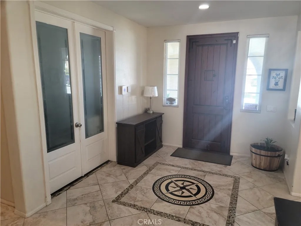 5464 N Valles