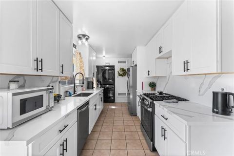 Tiny photo for 2130 Orange Street, Rosamond, CA 93560 (MLS # SR25246956)