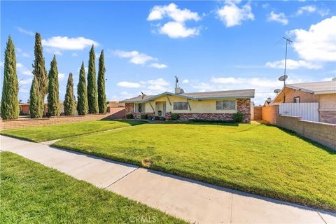 Tiny photo for 2130 Orange Street, Rosamond, CA 93560 (MLS # SR25246956)