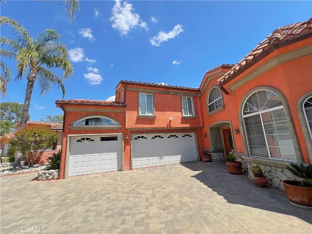 Photo of 30186 Windward Dr, Canyon Lake, CA 92587 (MLS # SW26090553)