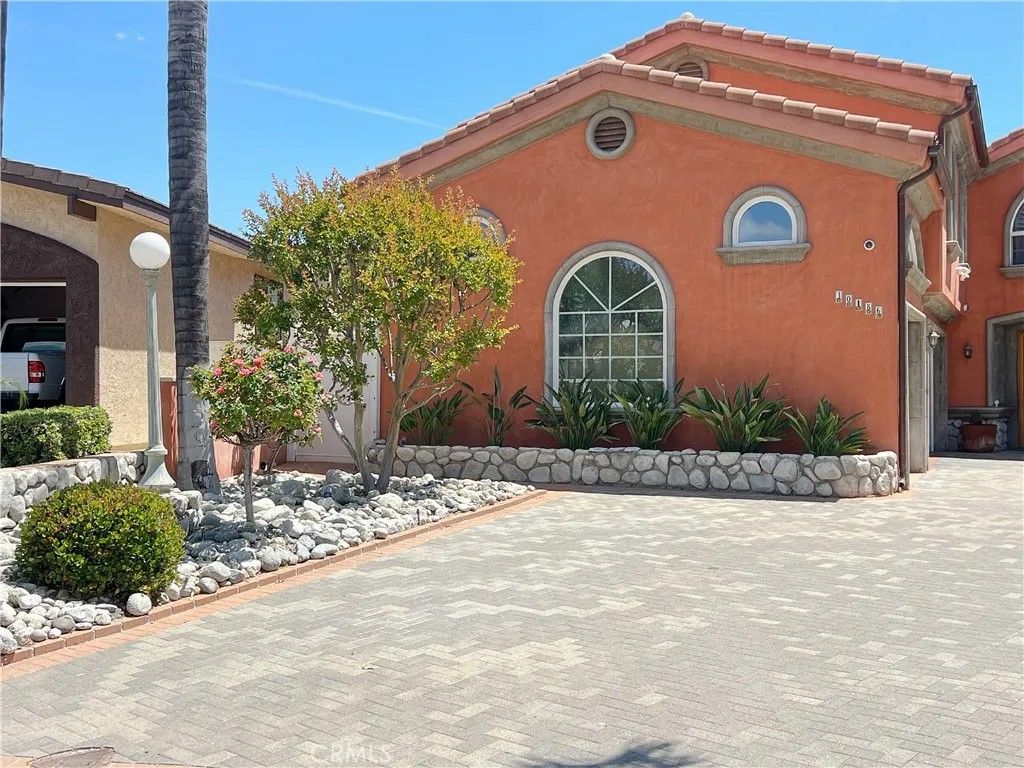 Photo of 30186 Windward Dr, Canyon Lake, CA 92587 (MLS # SW26090553)