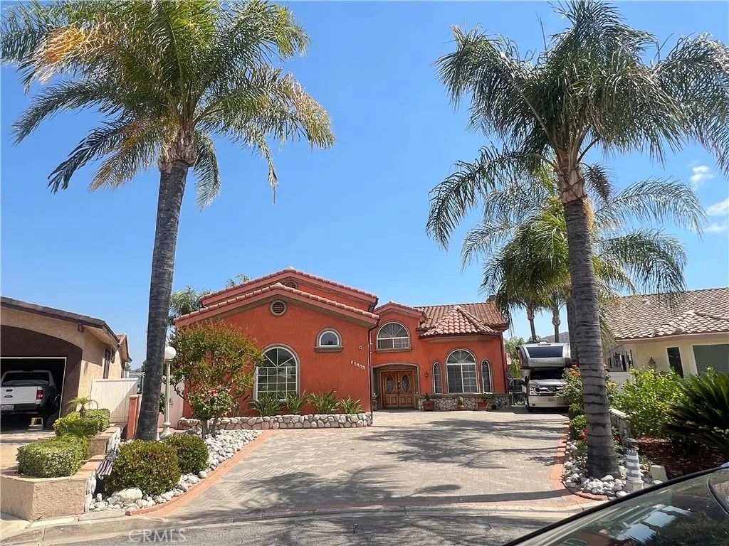Photo of 30186 Windward Dr, Canyon Lake, CA 92587 (MLS # SW26090553)