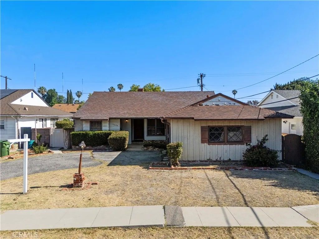Photo of 12635 Cumpston Street, Valley Village, CA 91607 (MLS # SR26113083)