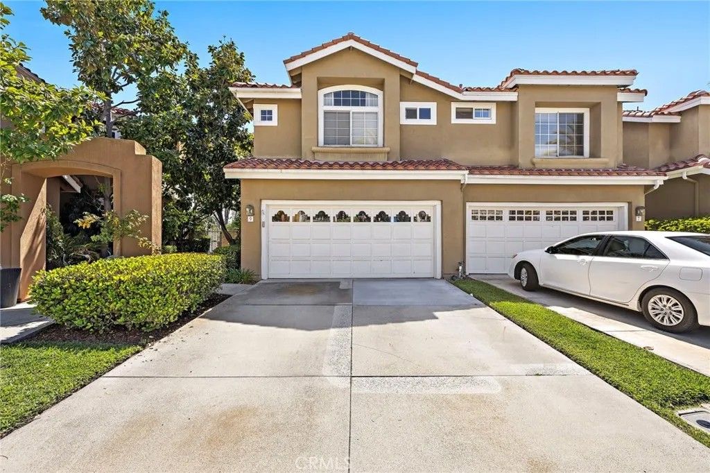 Photo of 9 Matisse Circle #5, Aliso Viejo, CA 92656 (MLS # OC26090685)