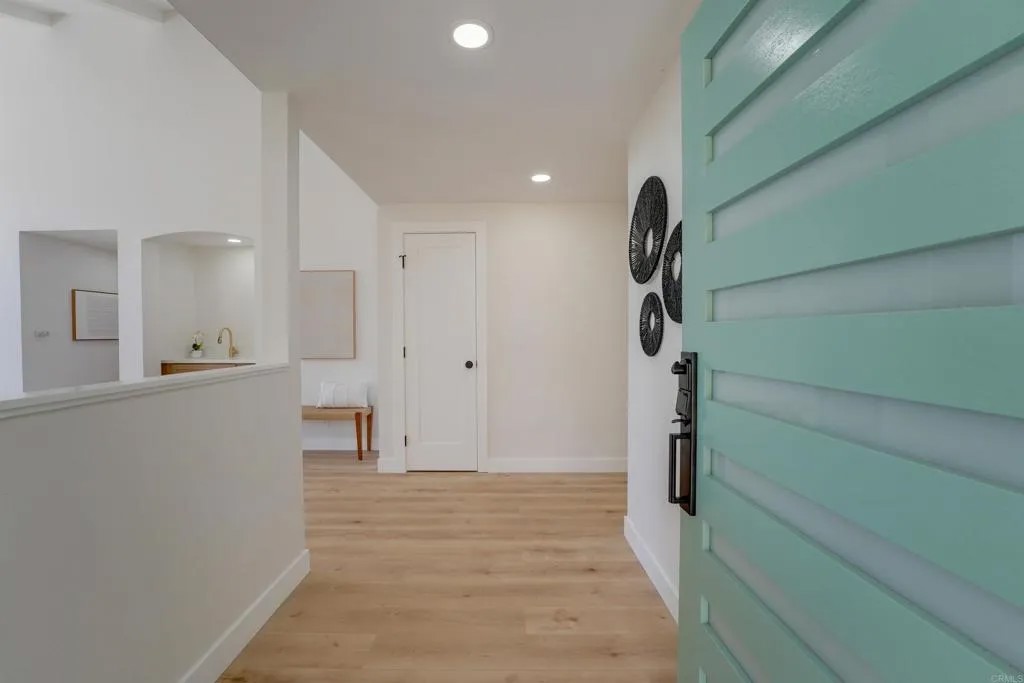 1022 La Casa Drive