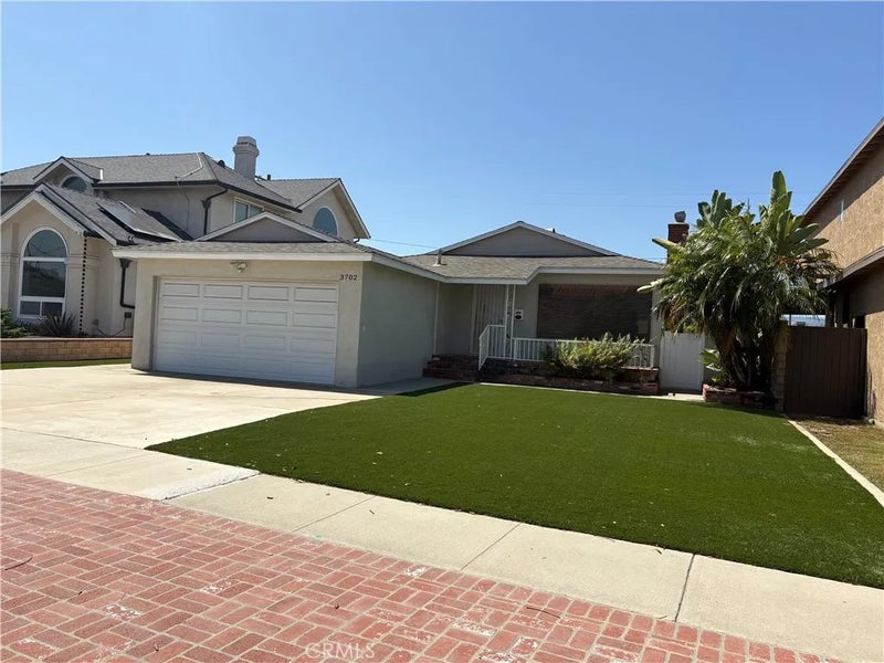 3702 W 226th