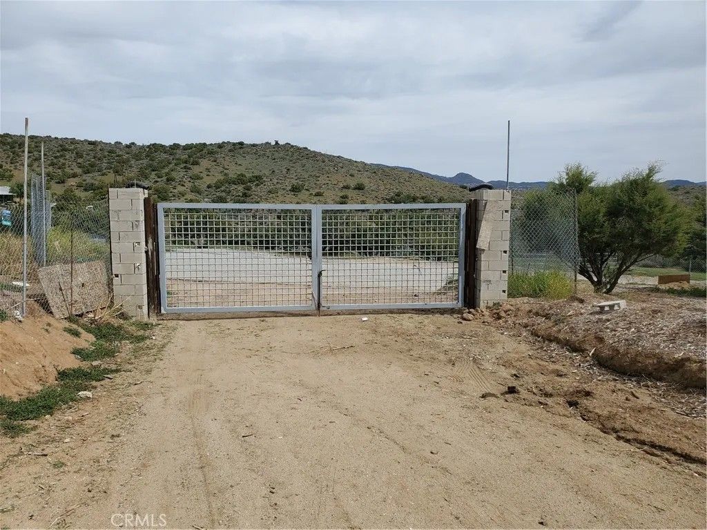 Photo of 4570 Hubbard Road, Acton, CA 93510 (MLS # SR26019066)