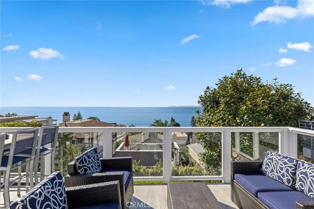 Photo of 2915 Rounsevel, Laguna Beach, CA 92651 (MLS # OC26018358)