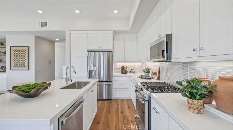 1308 Hummingbird Place
