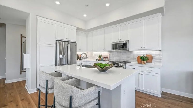 1308 Hummingbird Place