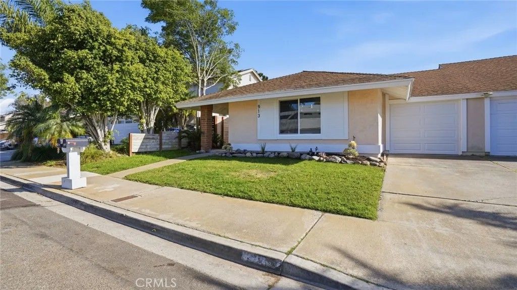 Photo of 913 Woodlake Drive, Cardiff By The Sea, CA 92007 (MLS # OC26076828)