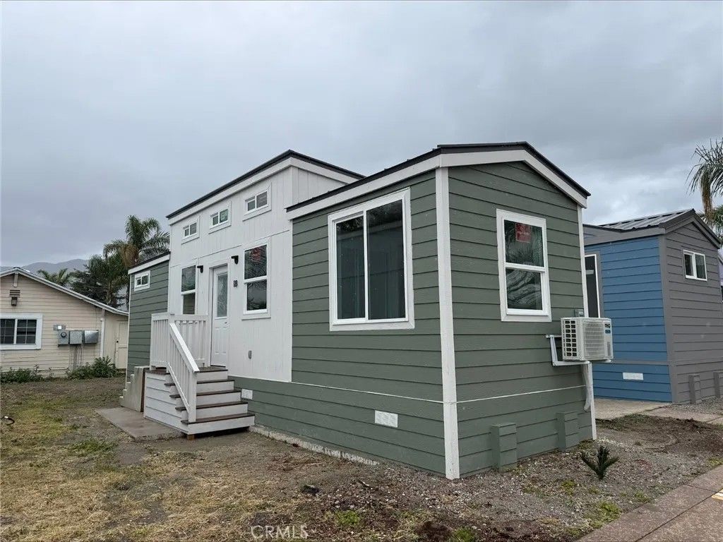 Photo of 501 S Mistletoe #18, San Jacinto, CA 92582 (MLS # SW26036230)