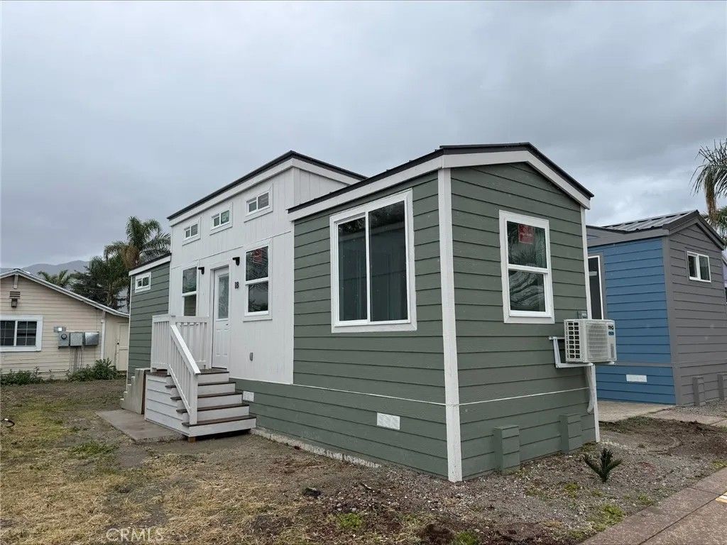 Photo of 501 S Mistletoe #18, San Jacinto, CA 92582 (MLS # SW26036230)