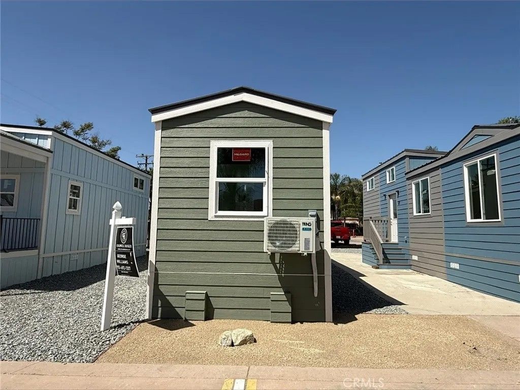 Photo of 501 S Mistletoe #18, San Jacinto, CA 92582 (MLS # SW26036230)