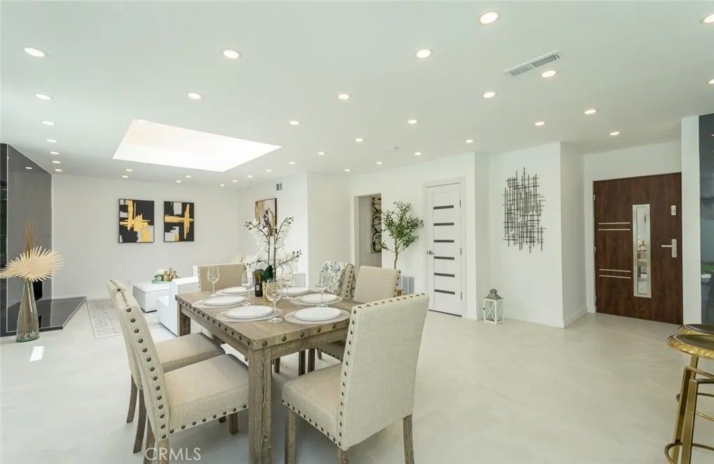 Photo of 19806 Needles St, Chatsworth, CA 91311 (MLS # GD26071599)