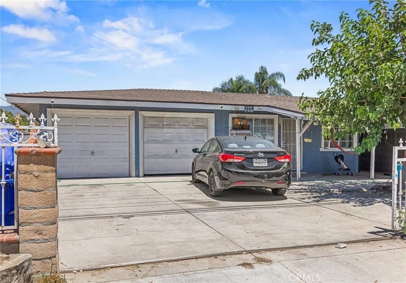 2402 W 1st