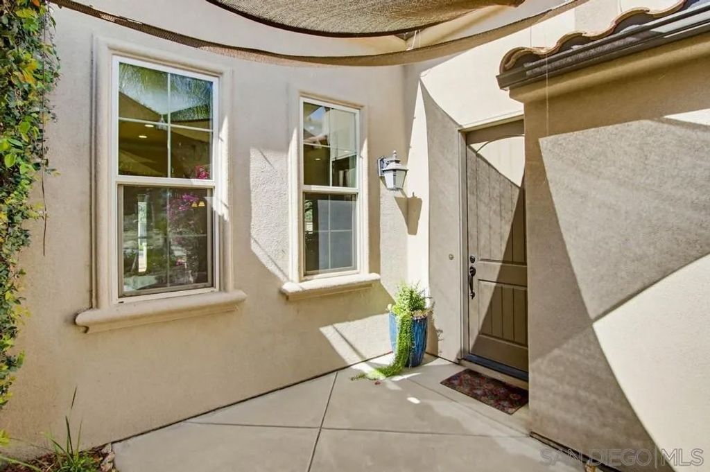 Photo of 232 Calle Florecita, Escondido, CA 92029 (MLS # 260004517)