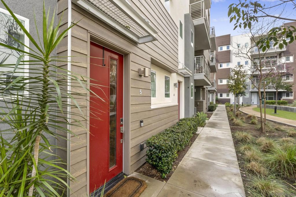 Photo of 2049 Bravo Loop #5, Chula Vista, CA 91915 (MLS # 260005602)